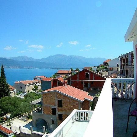 Apartments Ceca Тиват Екстер'єр фото