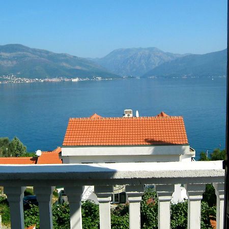 Apartments Ceca Тиват Екстер'єр фото