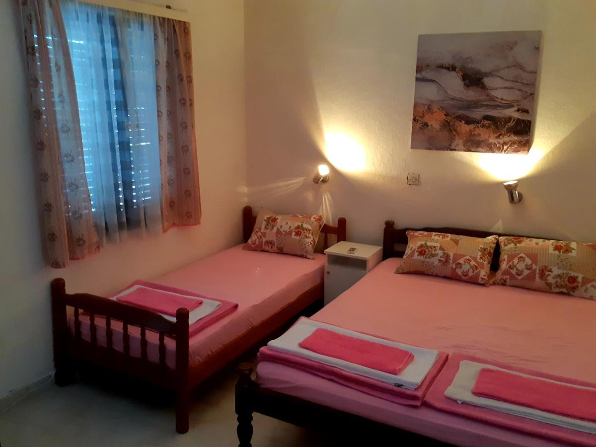 Apartments Ceca Тиват Екстер'єр фото