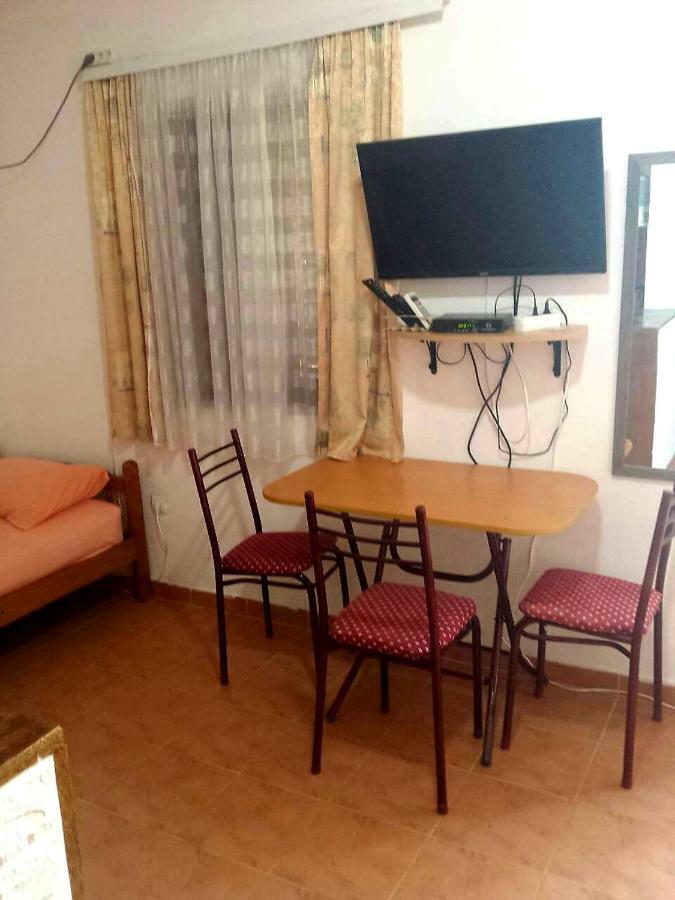 Apartments Ceca Тиват Екстер'єр фото