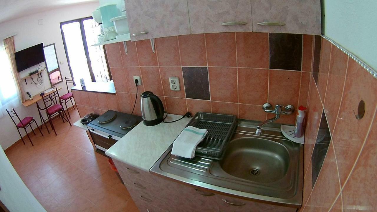 Apartments Ceca Тиват Екстер'єр фото