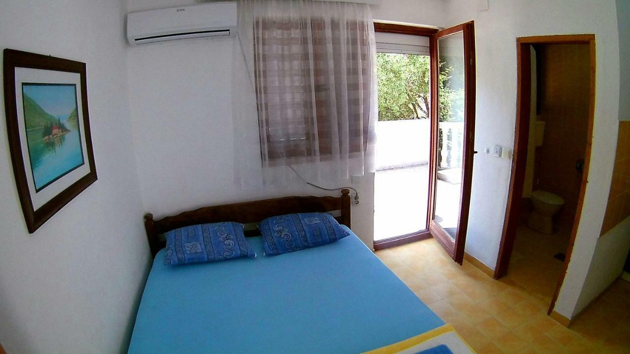 Apartments Ceca Тиват Екстер'єр фото