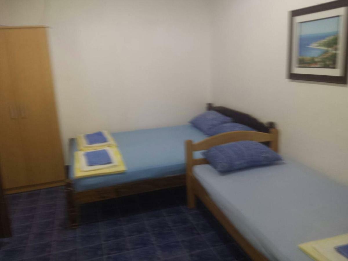 Apartments Ceca Тиват Екстер'єр фото